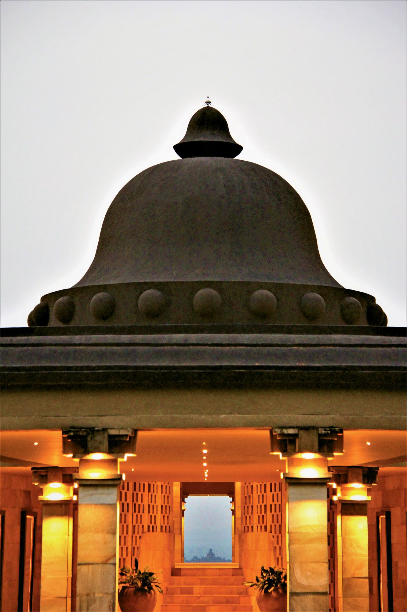 The design of the Amanjiwo provides a view of Borobudur from the lobby, and the main building’s roofline mirrors the temple’s profile. (TW photo by Arnie Weissmann)