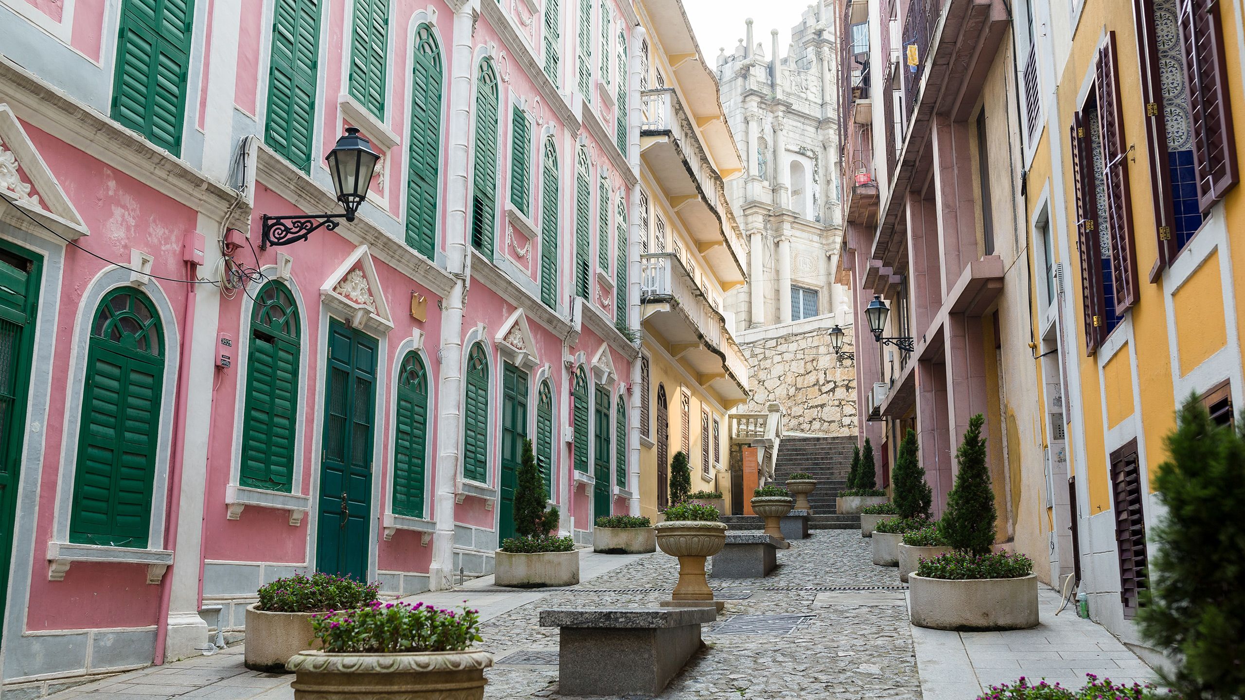 Beyond insta-worthy UNESCO sites and fabulous food, social media savvy travellers are re-discovering artistic charms found in Macau's old towns and ever evolving buzzing arts scene.