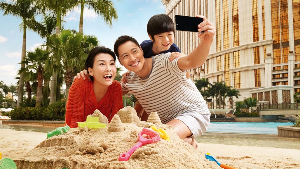 Parents with kids in tow will find it extremely easy to plan a holiday in Macau, thanks to a wide variety of family-friendly hotels and exciting integrated resorts options such as Galaxy Macau. 