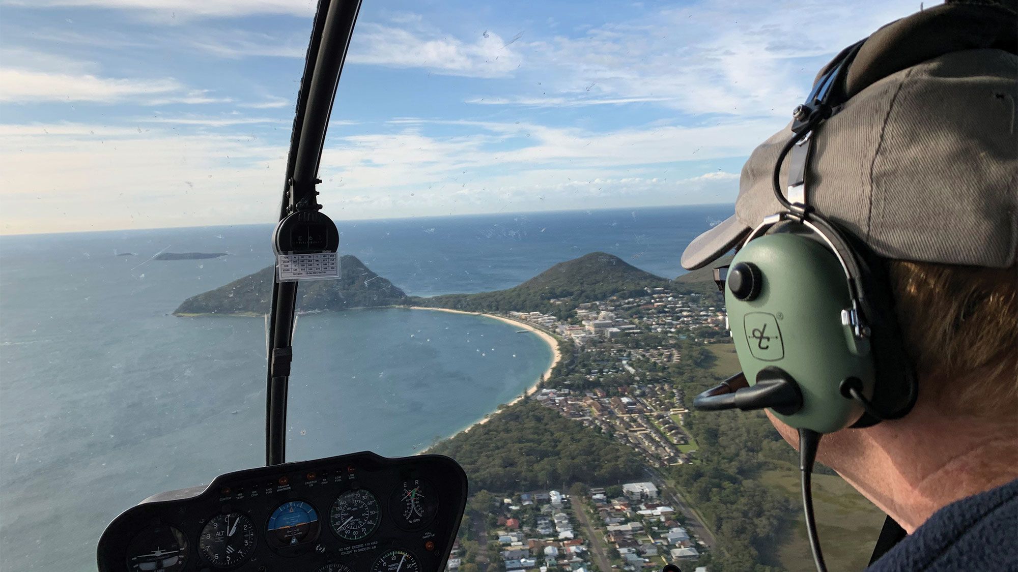 The view of the New South Wales coastline from a Sydney Seaplanes aircraft. (Photo by Ramsey Qubein)