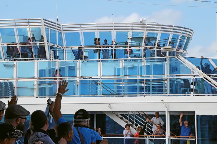 The Island Princess transiting the Panama Canal, Miraflores Locks. Panama could emerge as a desirable stopover destination for flights to Latin America. (TW Photo by Eric Moya)