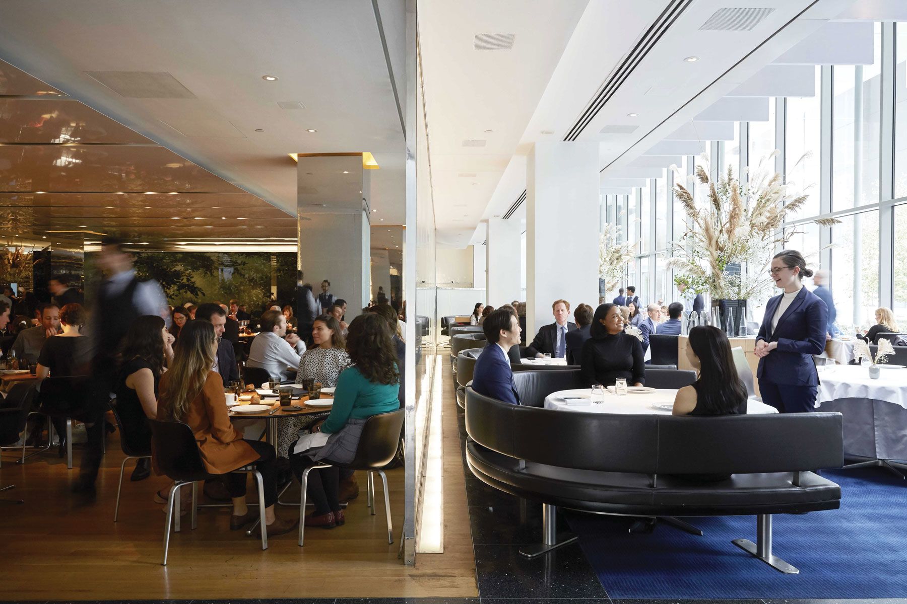 Restaurateur Danny Meyer hosted the Travel Weekly Consumer Travel Editors Roundtable at the Modern in midtown Manhattan. (Photo by Jill Rittymanee)