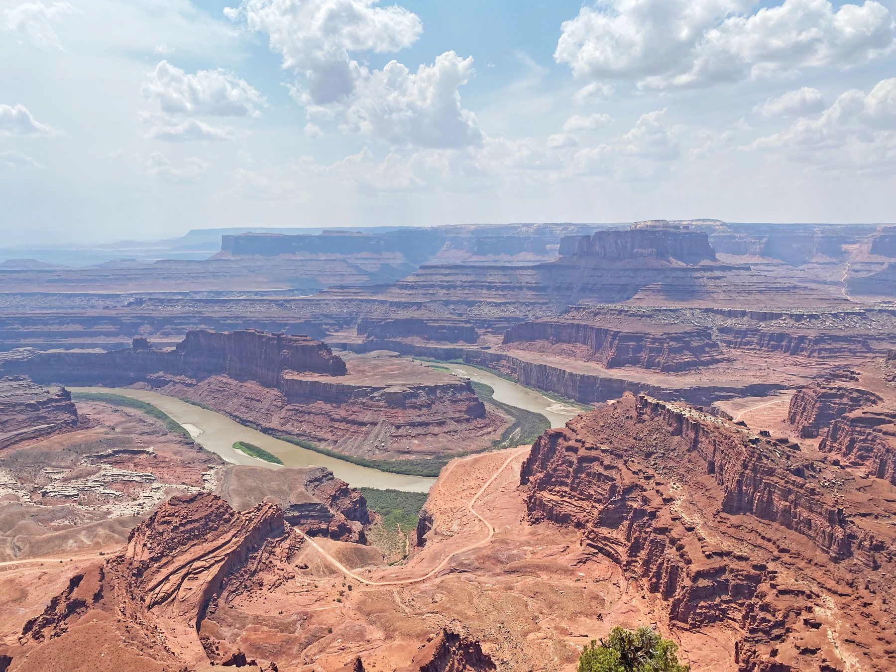 The Colorado River snakes its way 2,000 feet below Dead Horse Point State Park near Moab, Utah. (TW photo by Robert Silk)