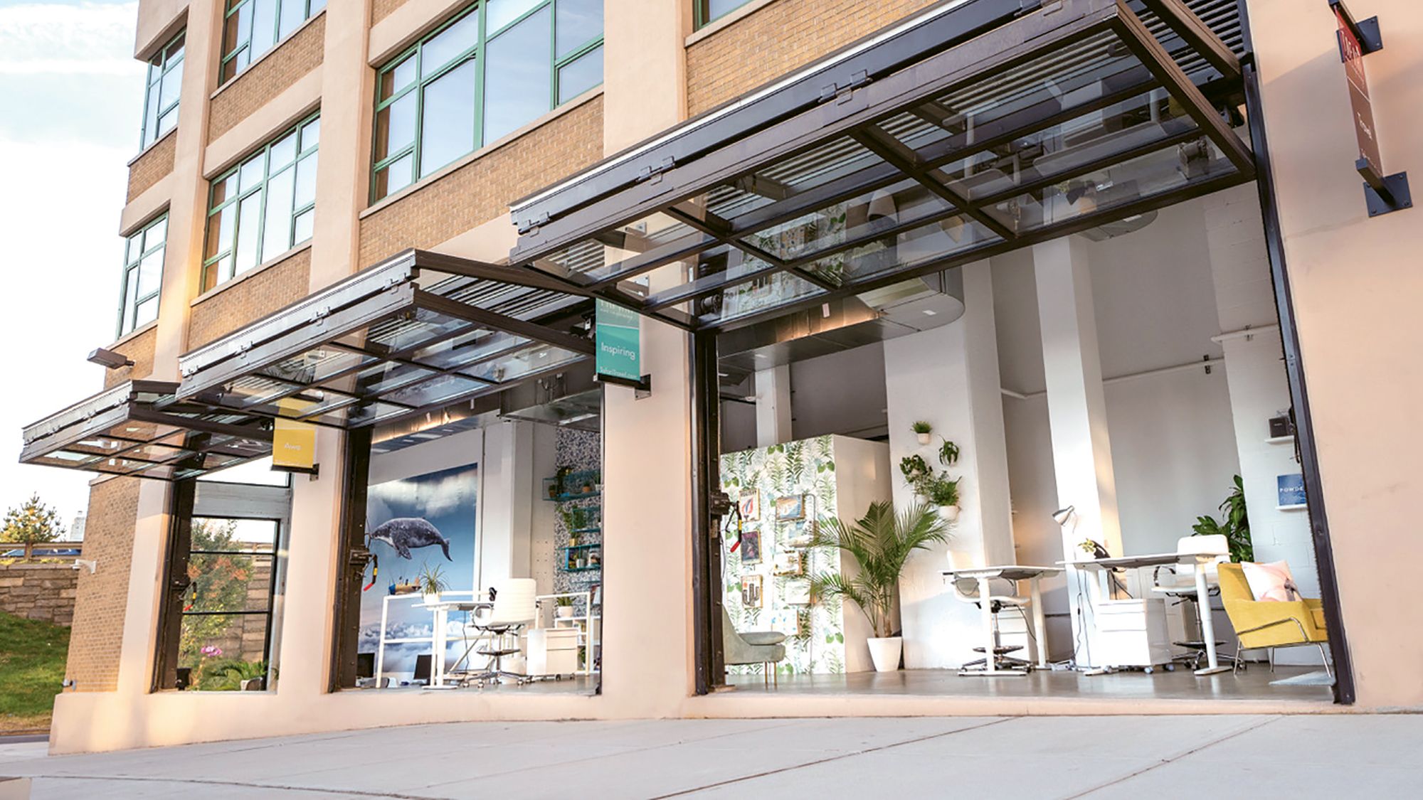 Tafari’s Dumbo, Brooklyn, location has a wall composed almost entirely of windows that can roll up in pleasant weather. Both locations draw a good deal of walk-in business.