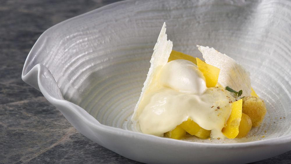 A desert creation on board World Dream’s Taste the Dream. (credit: Dream Cruises)
