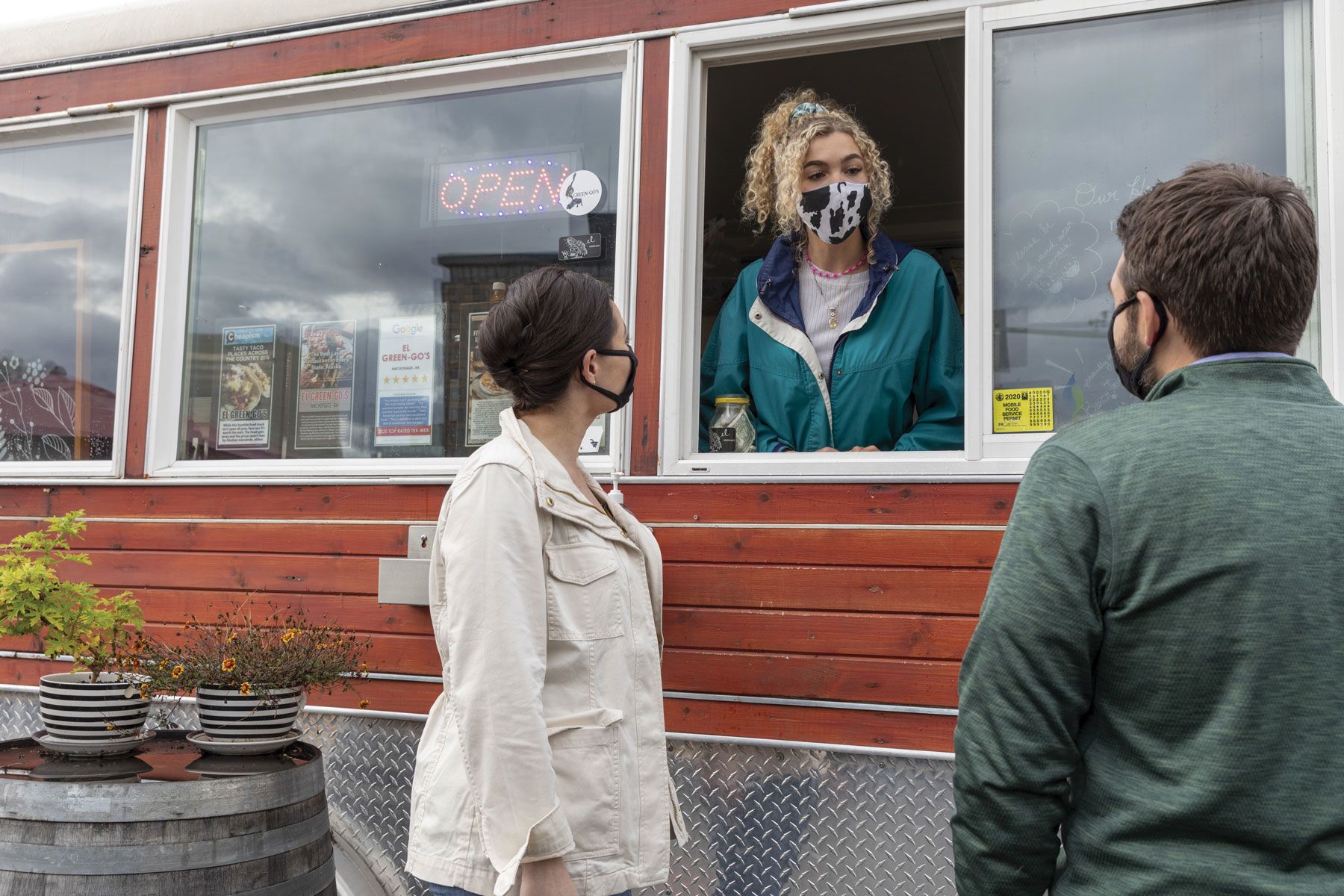 A food truck in Anchorage, where cruisers account for up to 50% of overnight guests. (Photo by Chris Arend)