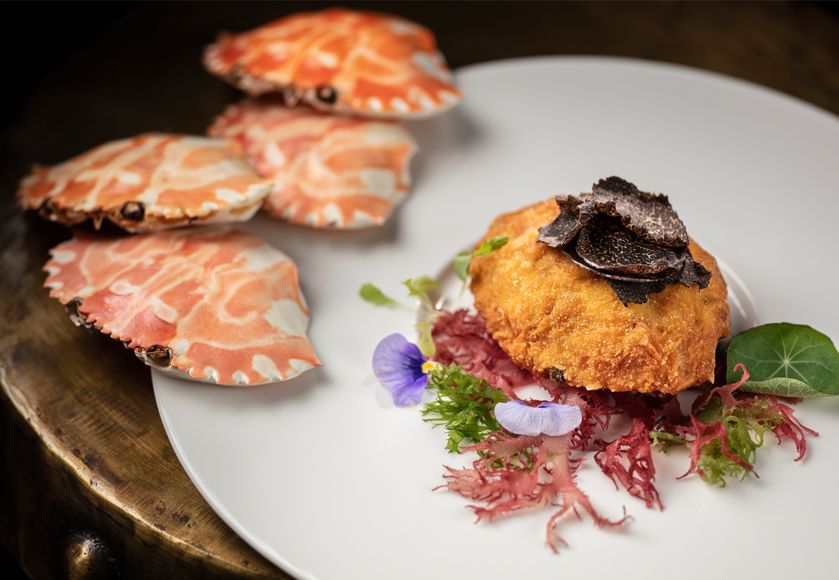 Treat your loved one to an unforgettable meal at any of Macau’s 19 Michelin starred restaurants, including Chinese restaurant Jade Dragon, winner of three stars.