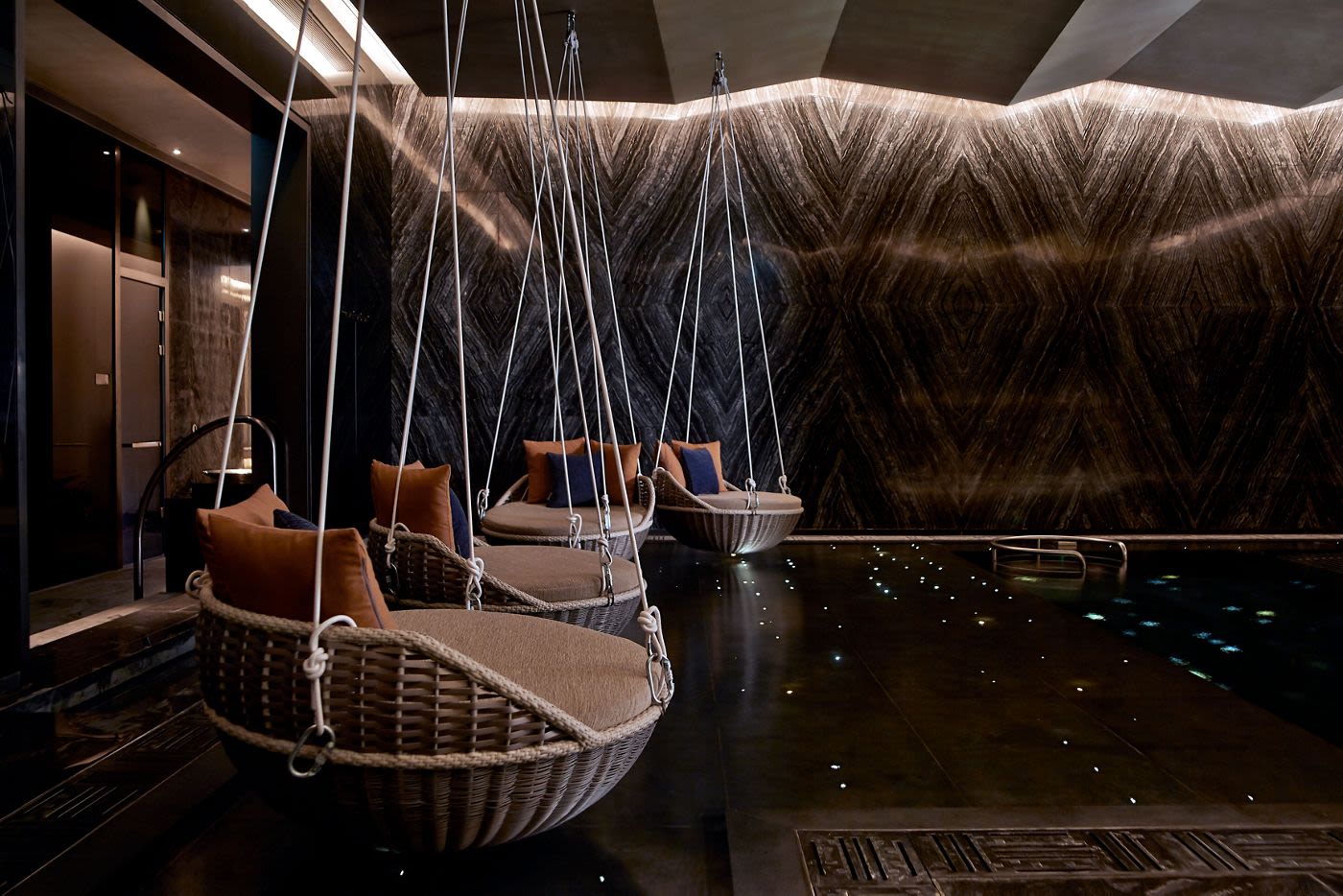 For a perfect way to unwind in bliss, Macau boasts some of the world’s finest, award winning spas, including ESPA at The Ritz-Carlton, Macau.