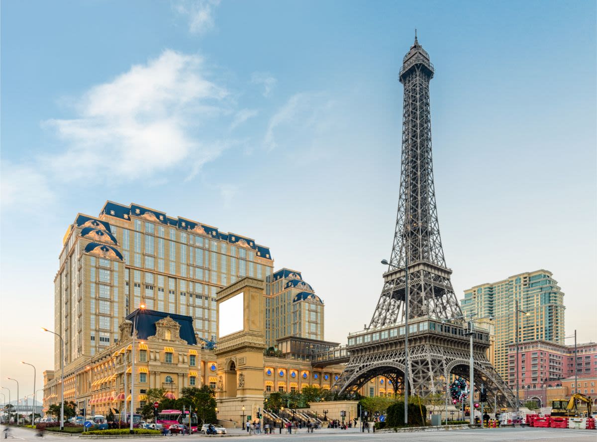 Couples will find many photo opportunities in Macau, such as a smaller version of Paris’ Eiffel Tower, and the cosy Love Lane.