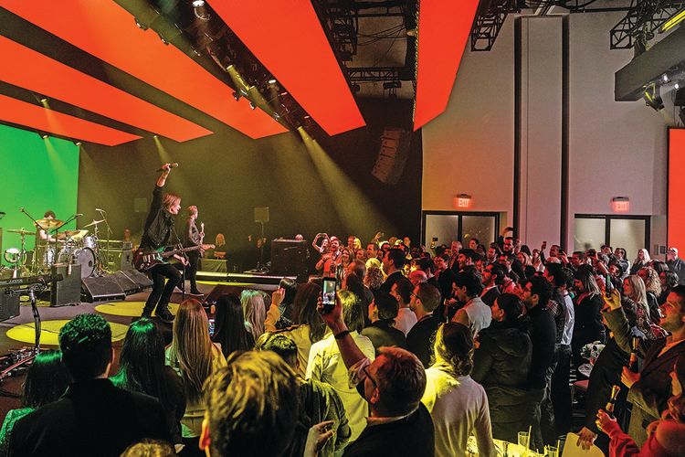 Keith Urban performing at a Marriott International event in New York to announce a combined loyalty program for its Marriott Rewards, SPG and Ritz-Carlton Rewards members. (Photo by Borman Entertainment)