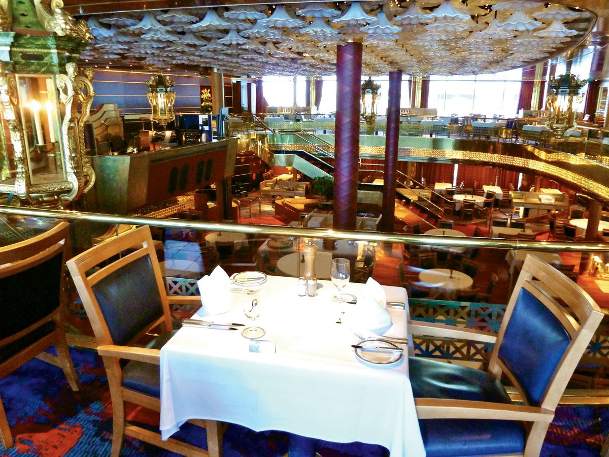 The Statendam and its sisters were designed with epic double deck dining rooms in their sterns. This is a starboard-facing view from the balcony of the Statendam’s Rotterdam Dining Room.