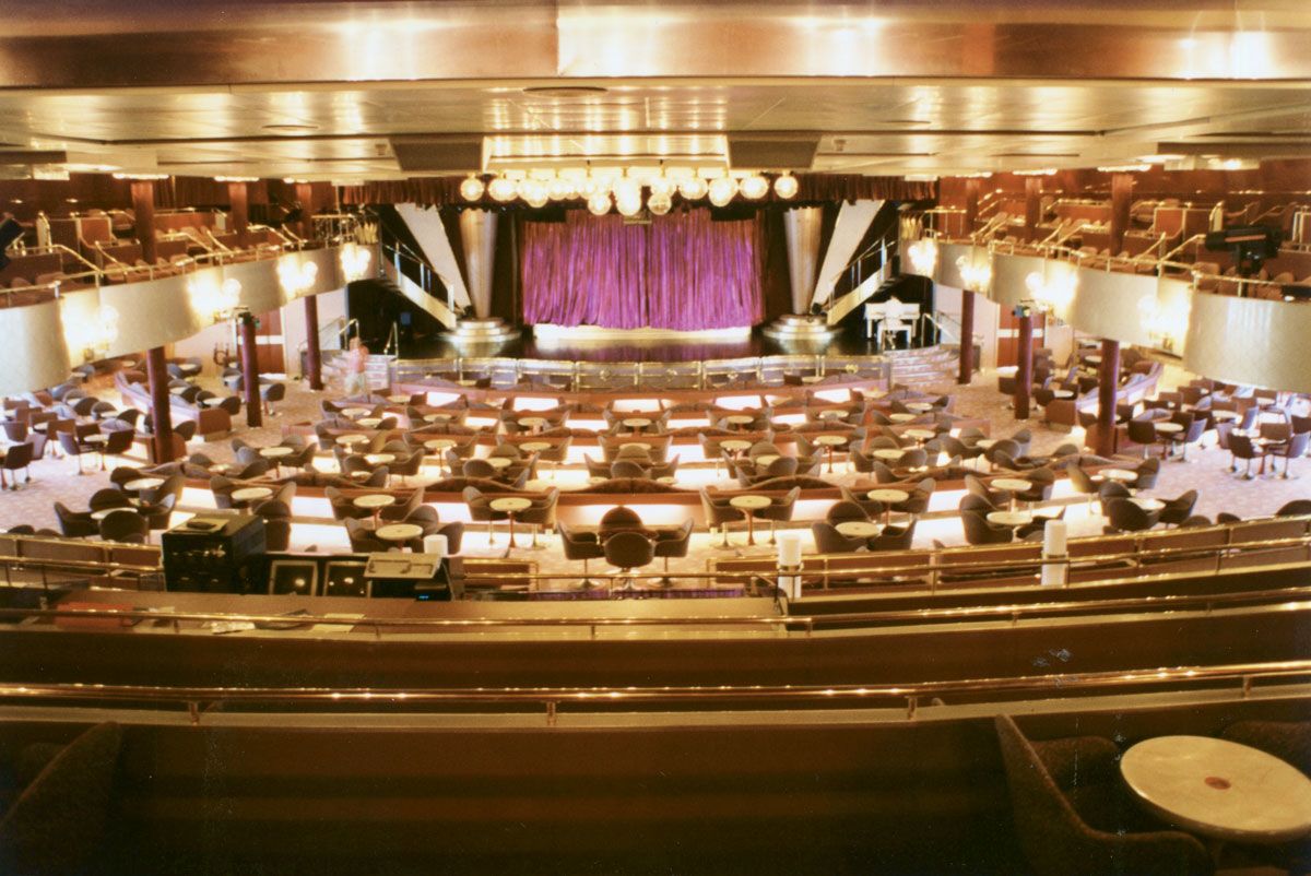 Sovereign of the Seas boasted a multi-tiered, 1,050-seat showroom with excellent nightlines called the Follies Lounge.
