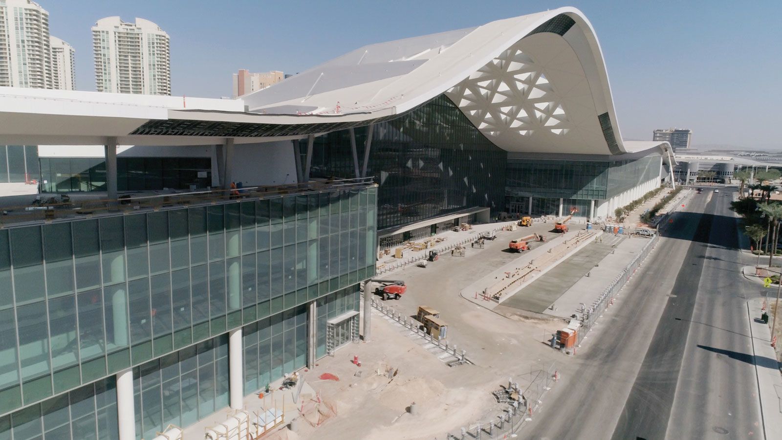 Construction continued on the new West Hall at the Las Vegas Convention Center. (Photo courtesy of Las Vegas Convention and Visitors Authority)